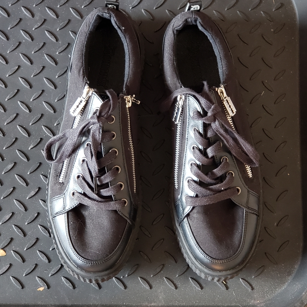Men's shoes